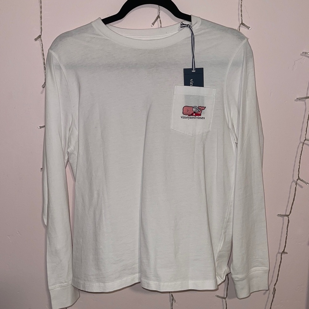 White Vineyard Vines shirt